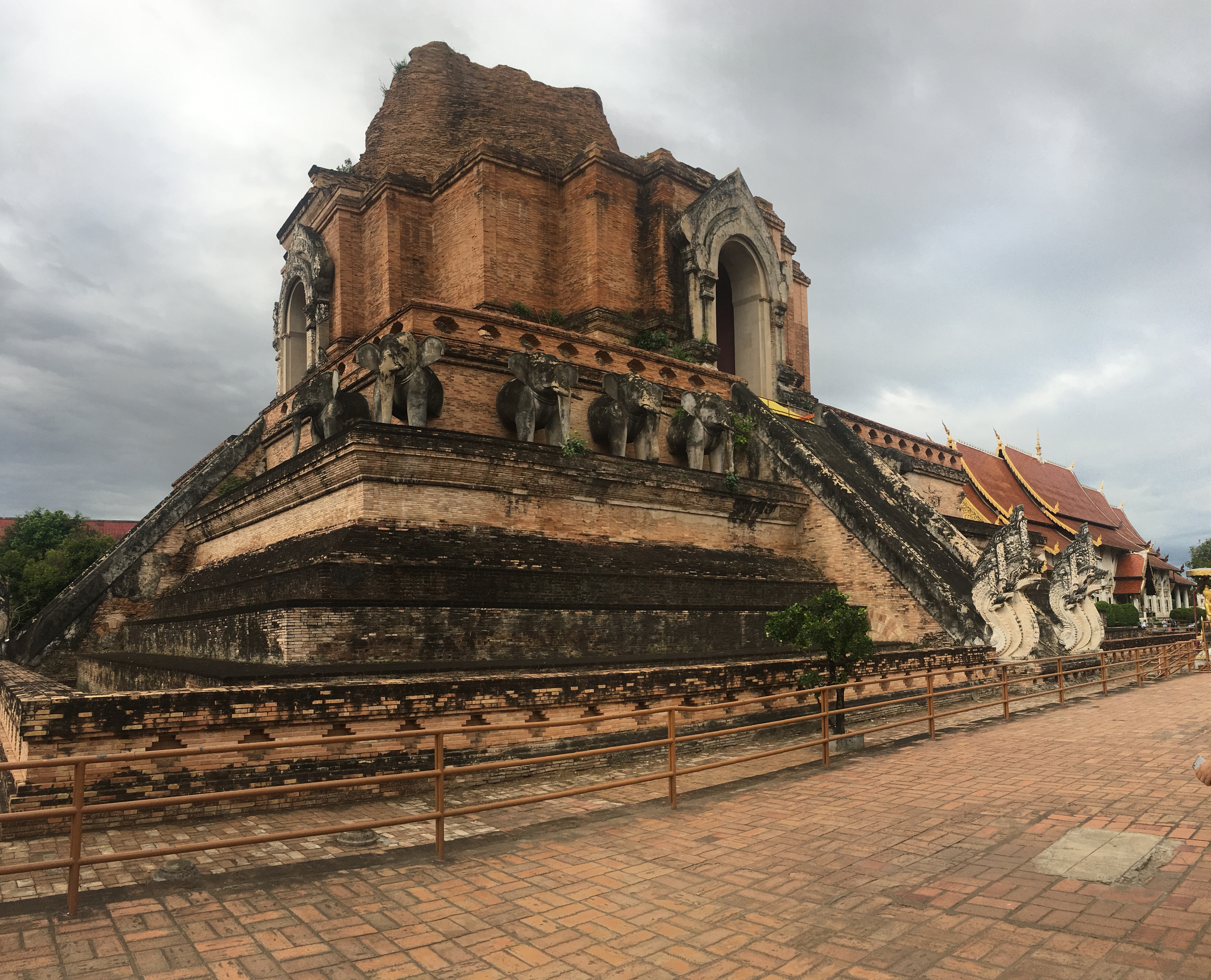 Wat Chedi Luang 10