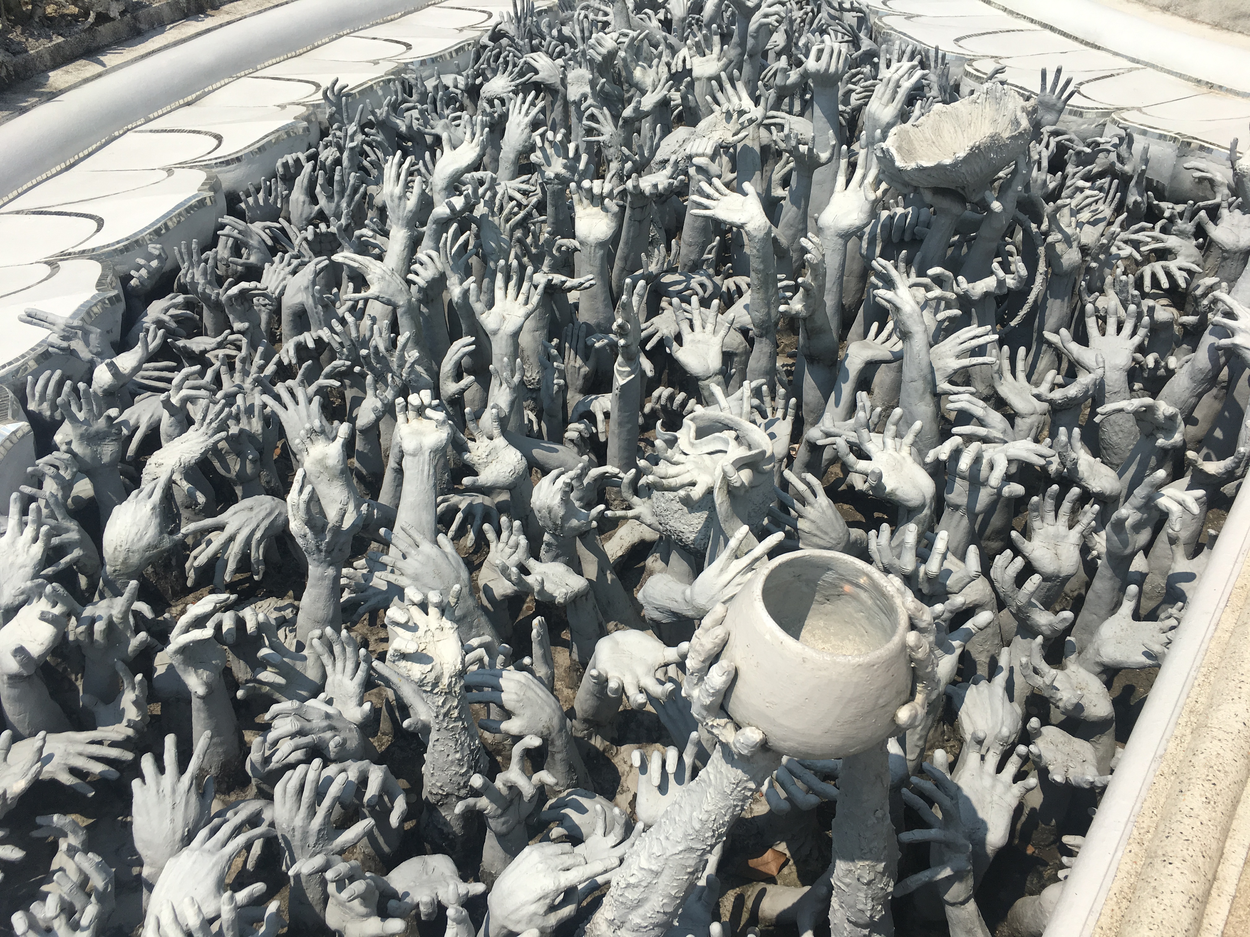 Thawee Hot Springs:White Temple:Wat Chedi Luang:Golden Triangle 35