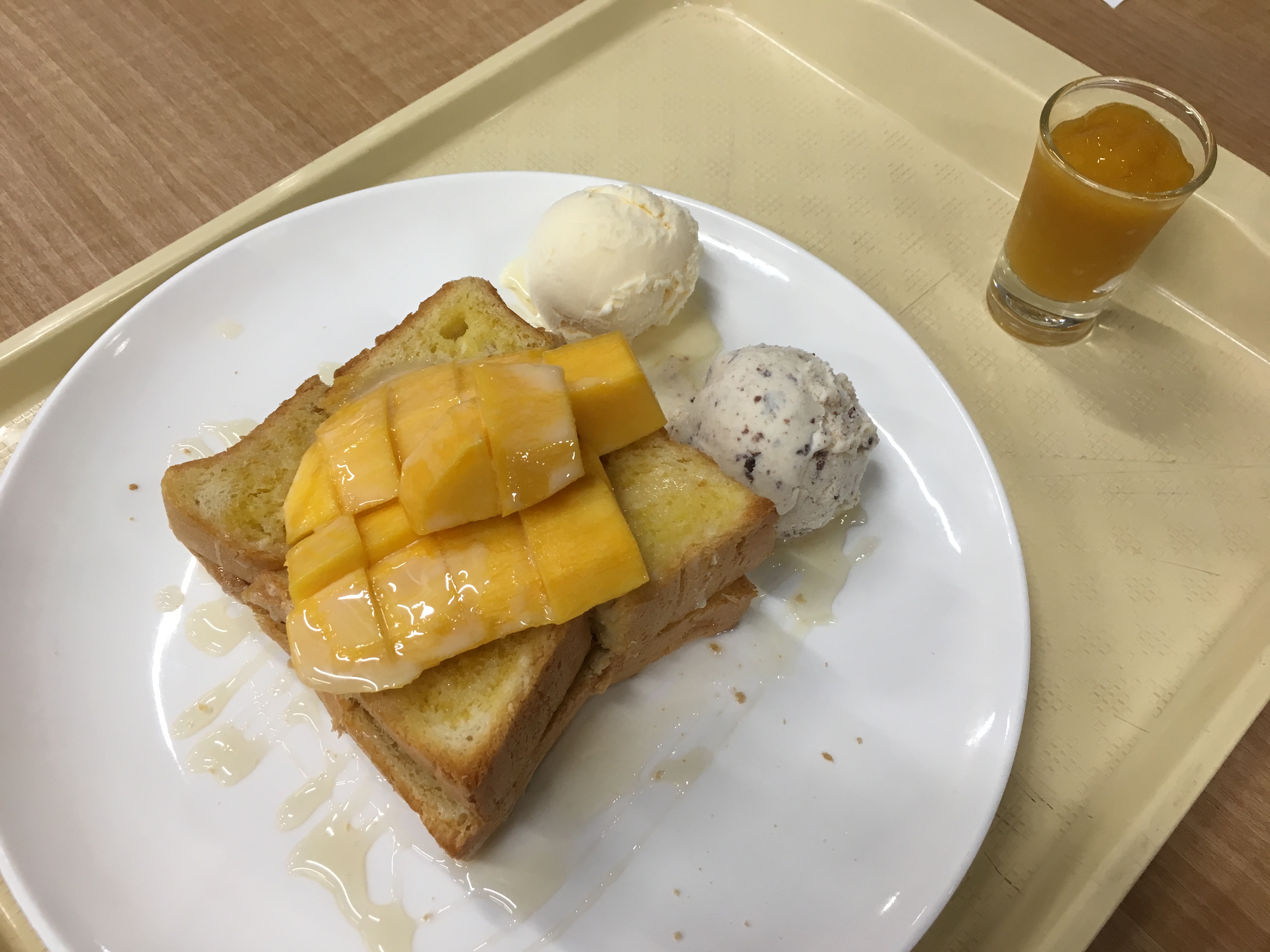 Apr 2018 iPhone 1557