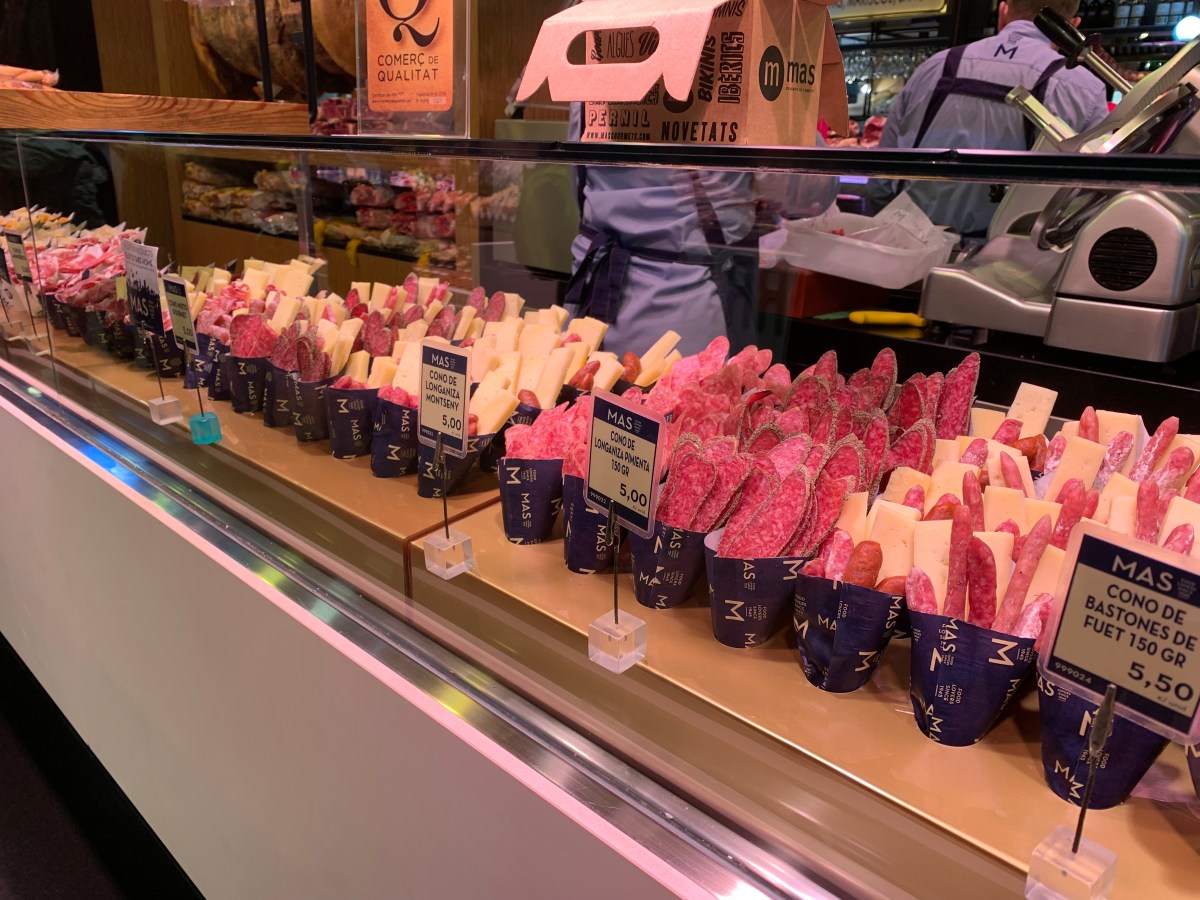 how to be a tourist in&nbsp;barcelona