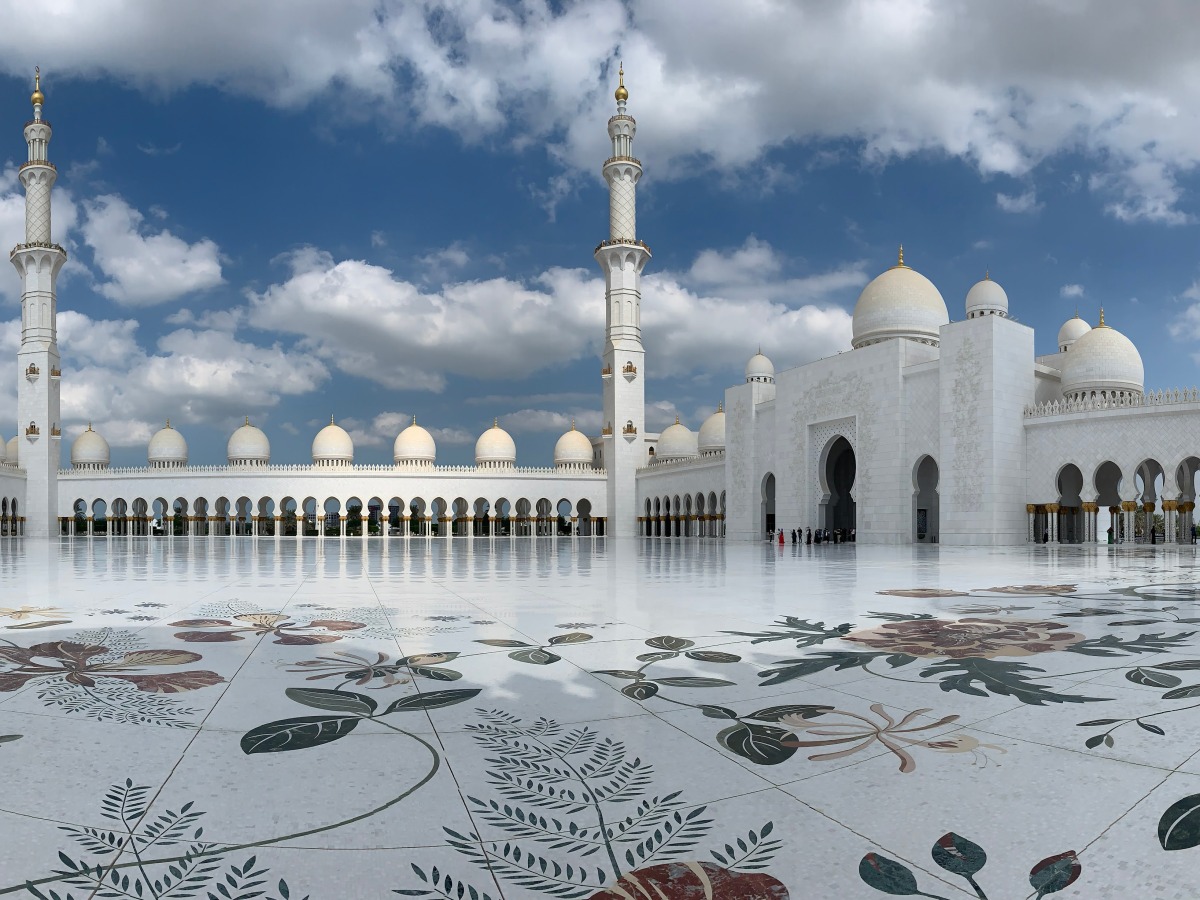 how to be a traveler in abu dhabi